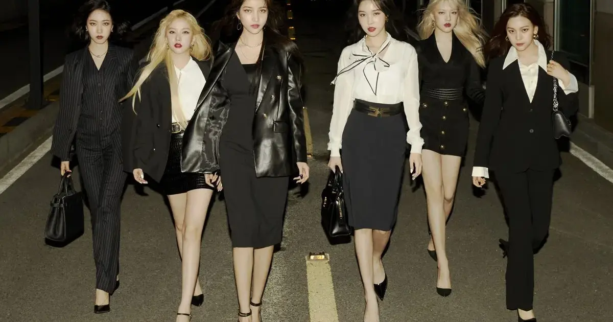 Kpop 6 Member GG Black Clothes