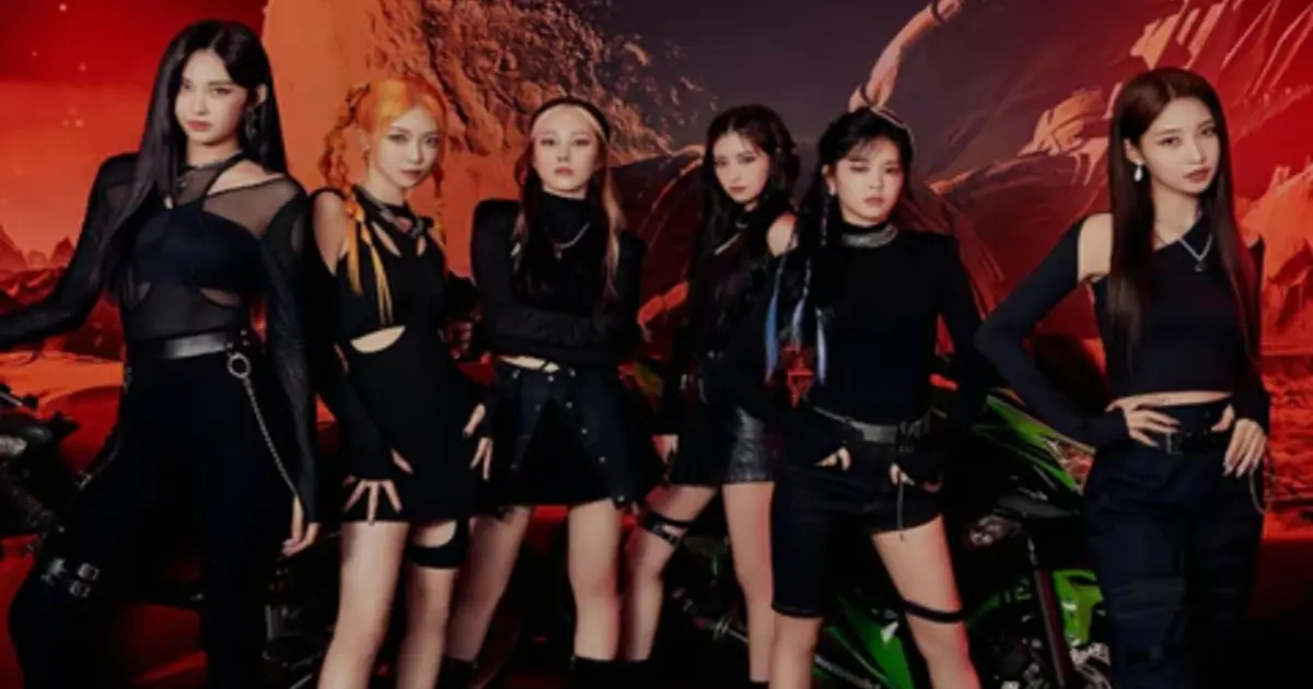 Kpop 6 Member GG Black Clothing